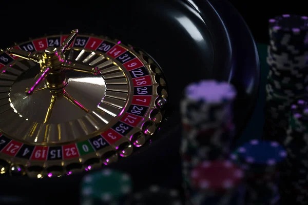 suges ATP Tour table interface showing bet placement, chat window, and real-time payout feed